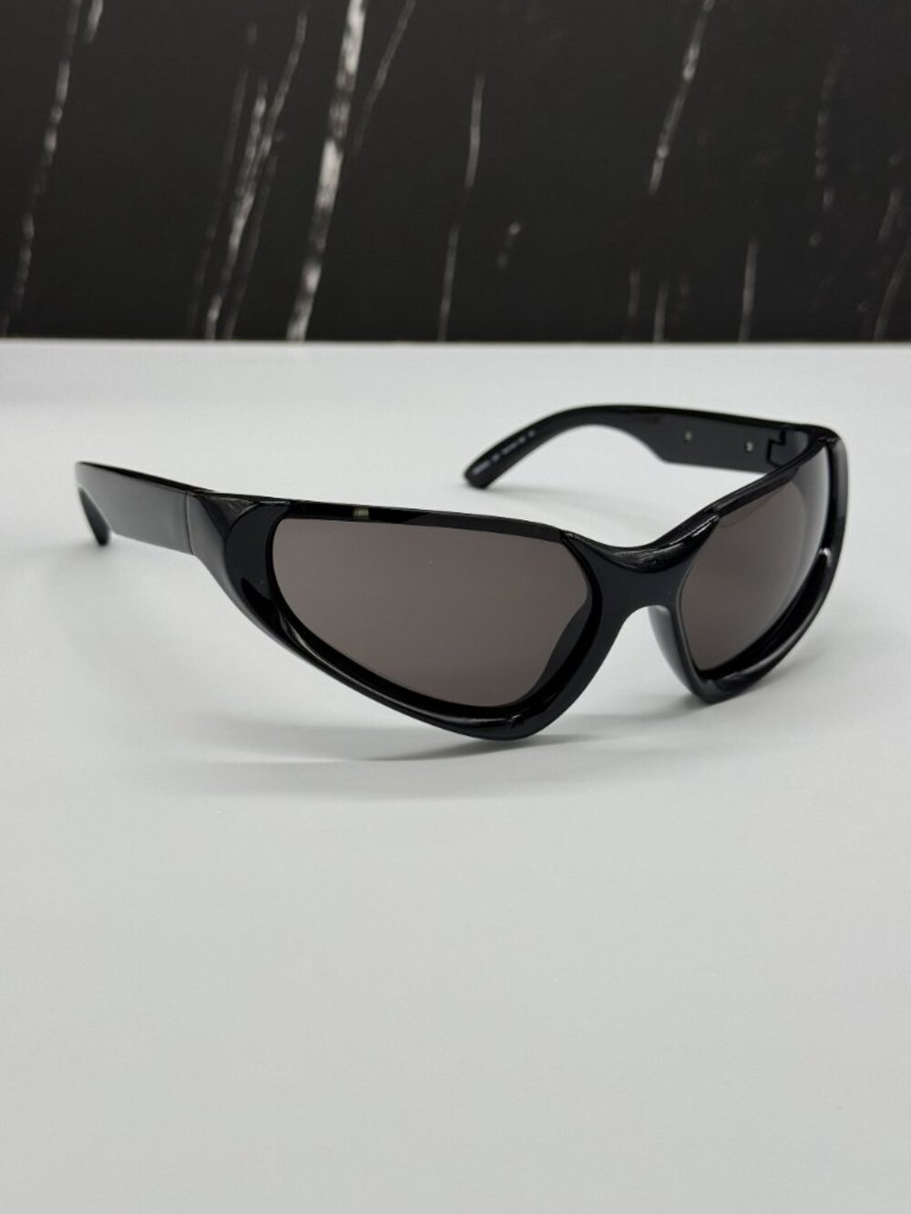 NEW BALENCIAGA BB0202S 001 BLACK OVERSIZED WOMEN SUNGLASSES BALENCIAGA EYEWEAR - Picture 7 of 12